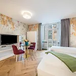 Steiner 1 - Silverstone