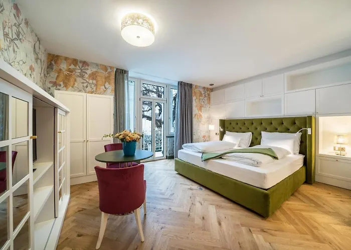 Steiner 1 - Silverstone Apartment